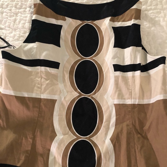 Pretty graphic shift dress - Picture 2 of 5